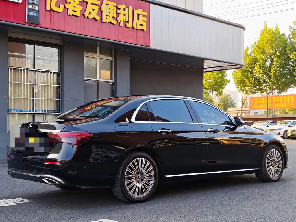 Mercedes-Benz E-Class — миниатюра 6