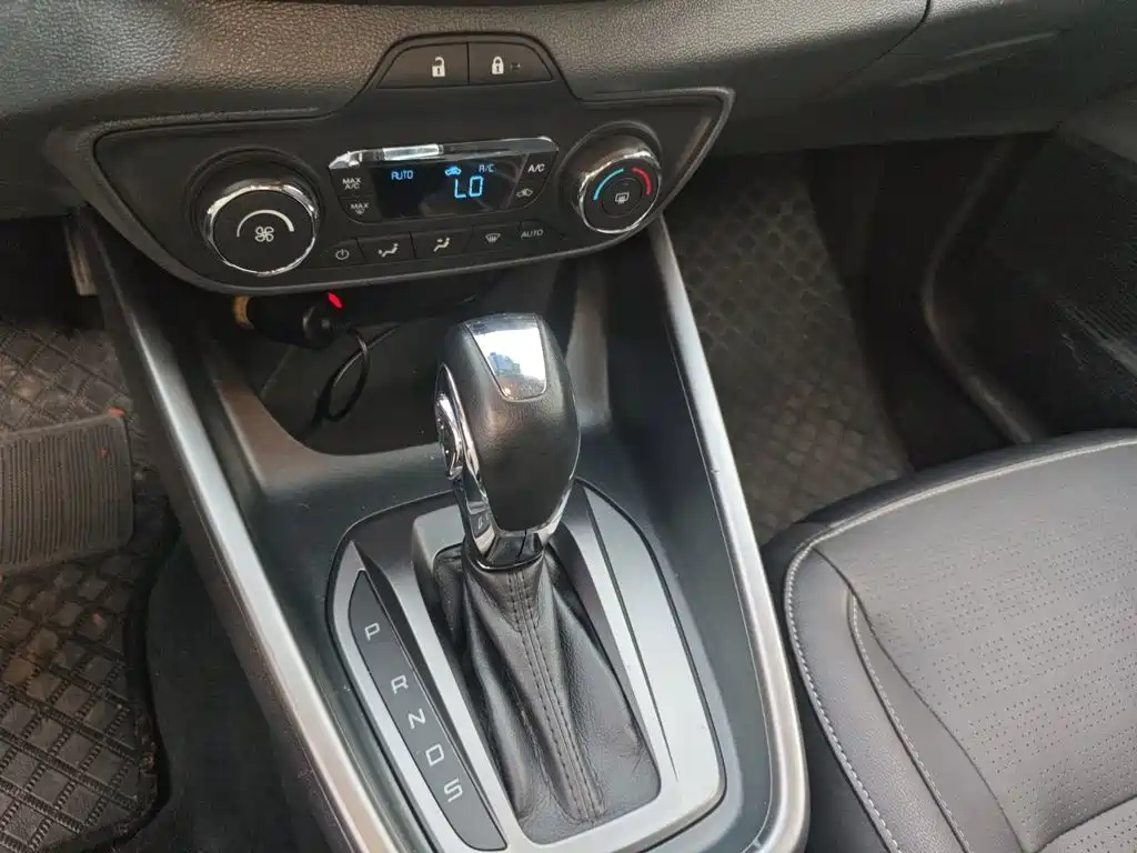Ford Escort — миниатюра 10