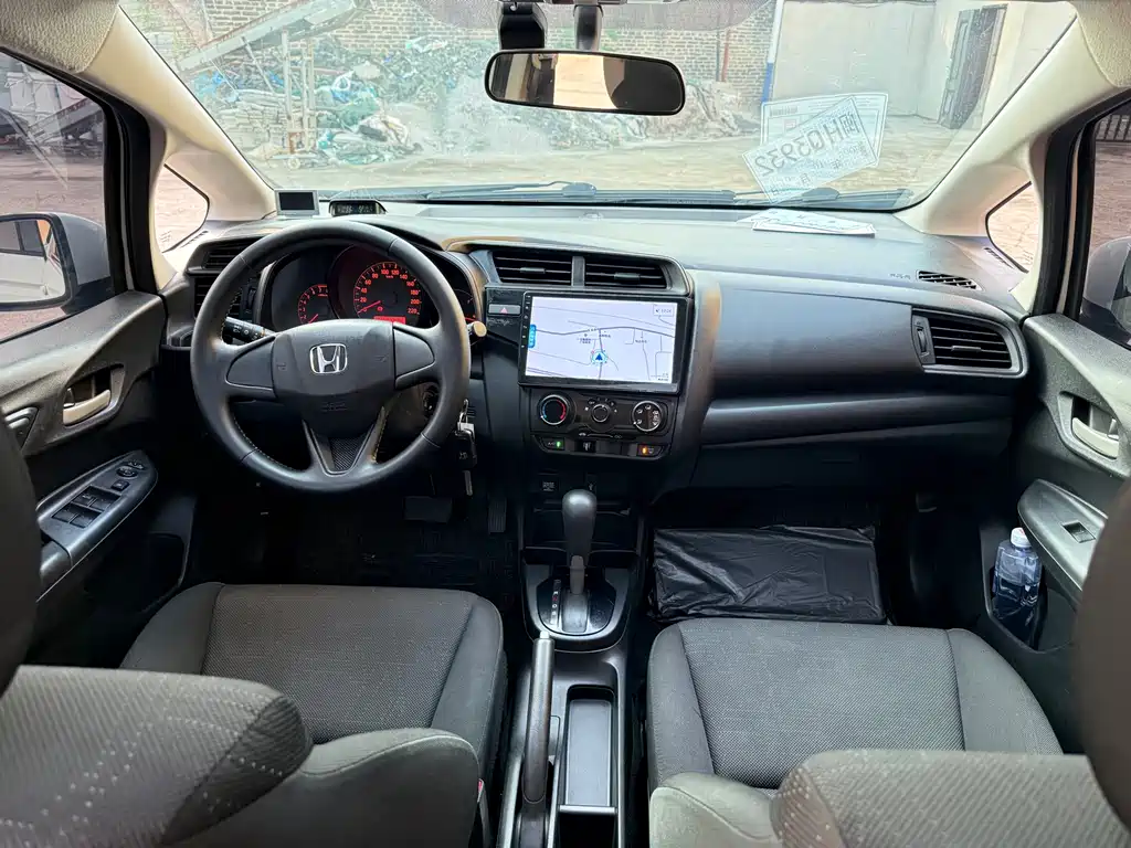 Honda Fit — миниатюра 6