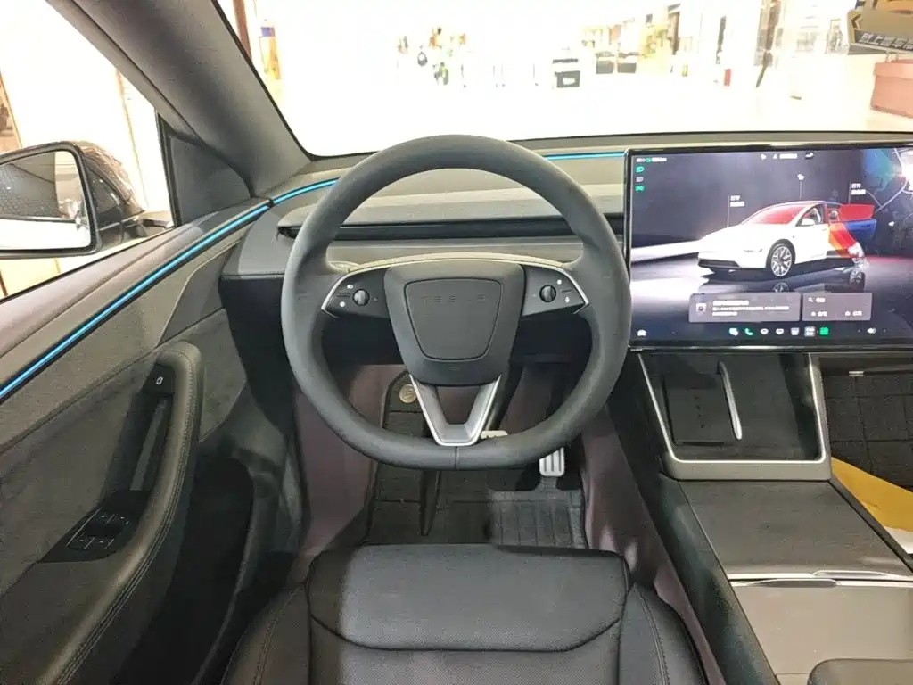 Tesla Model Y L — миниатюра 11