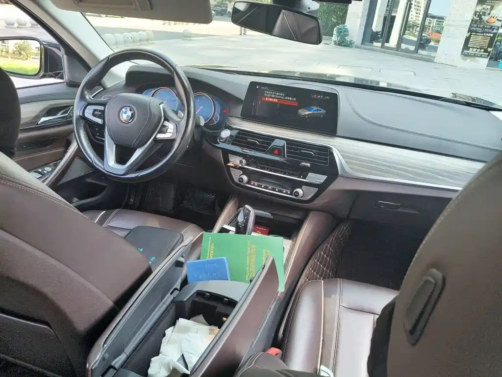 BMW 5 Series — миниатюра 3
