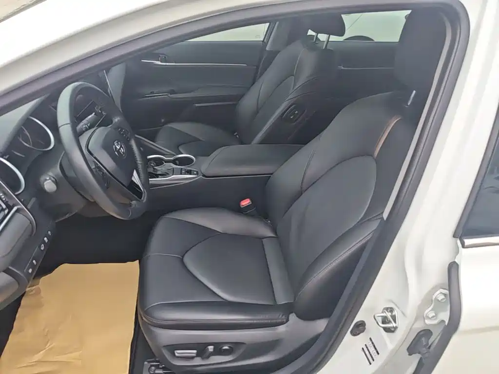 Toyota Camry — миниатюра 15