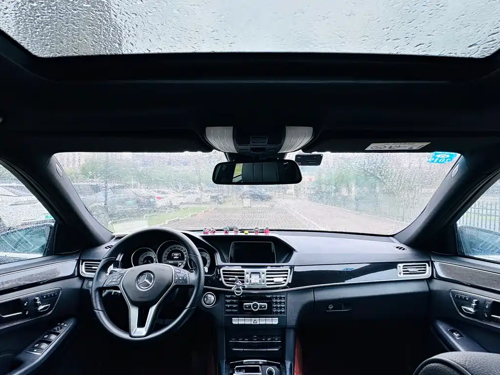 Mercedes-Benz E-Class — миниатюра 9