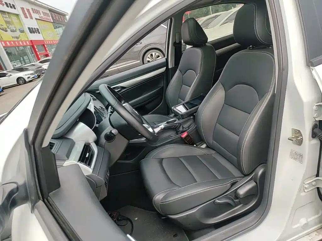 Geely Emgrand — миниатюра 15