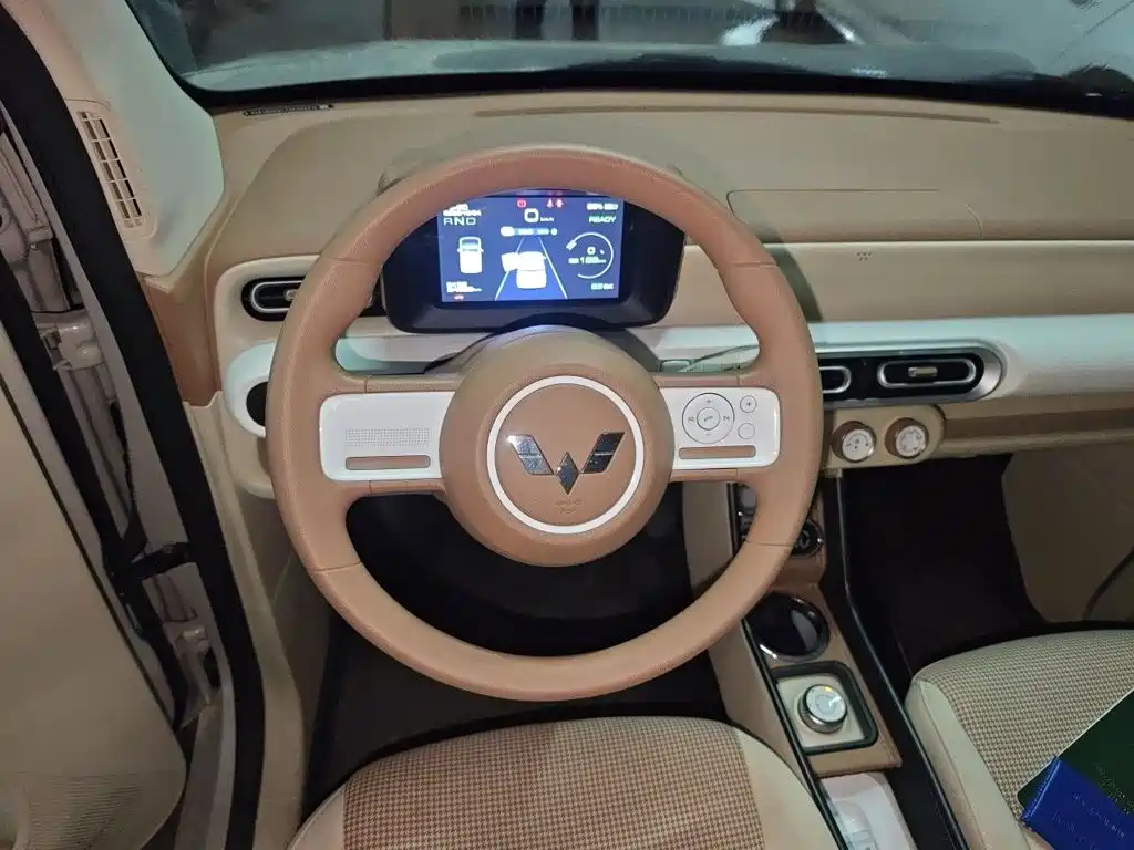 Wuling MINIEV — миниатюра 6
