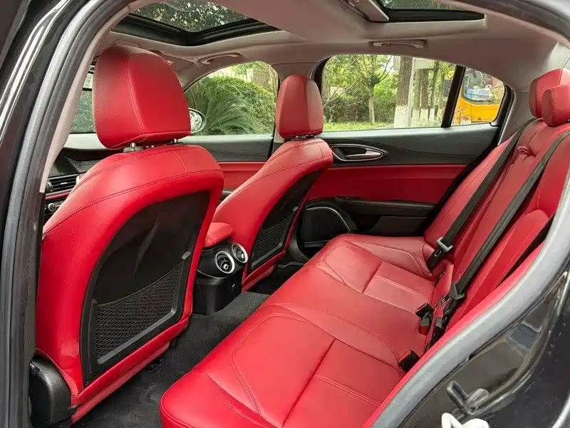 Alfa Romeo Giulia — миниатюра 4