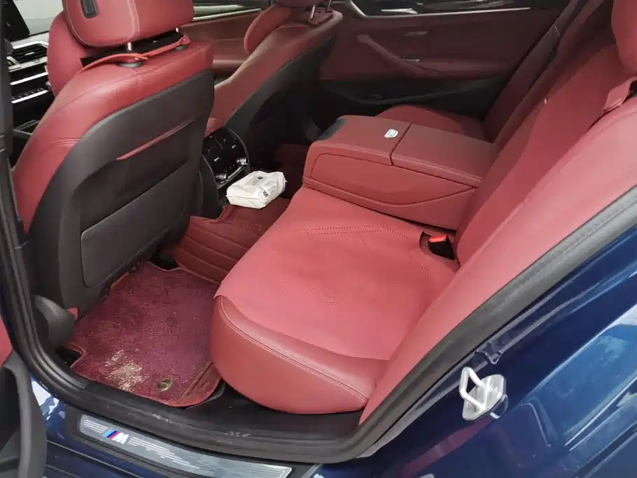 BMW 5 Series New Energy — миниатюра 11