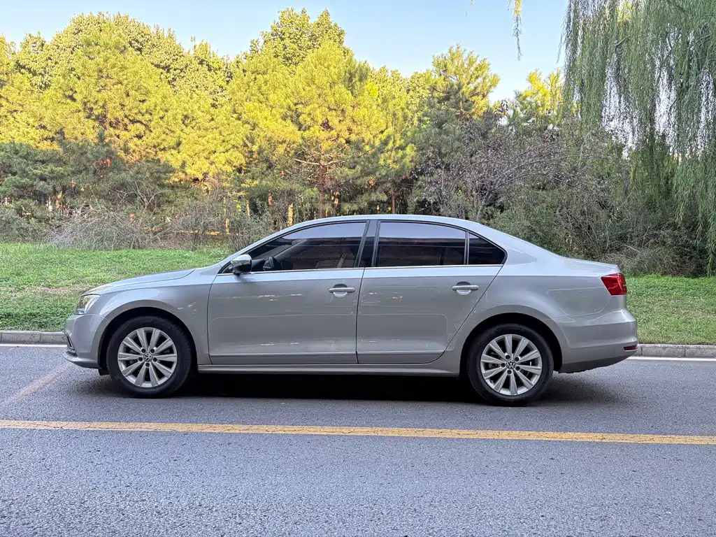 Volkswagen Sagitar — миниатюра 3