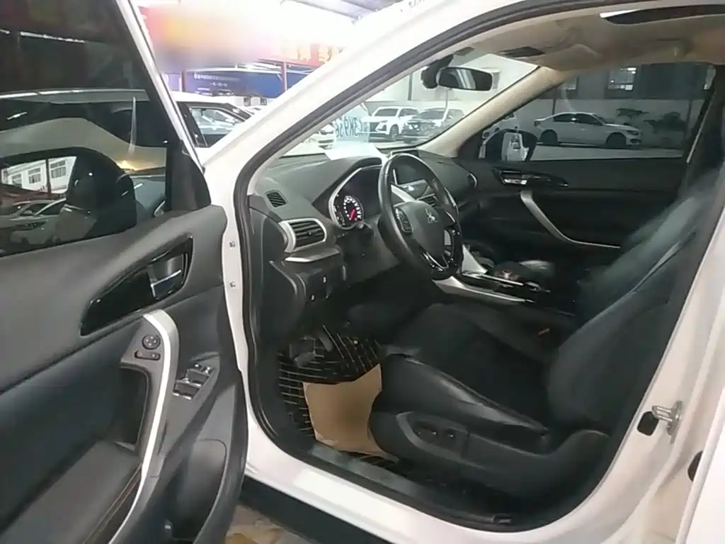Mitsubishi Eclipse Cross — миниатюра 16