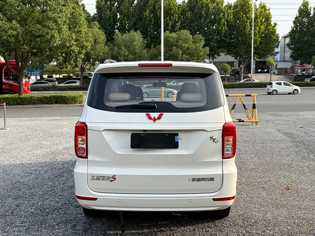 Wuling Hongguang — миниатюра 9