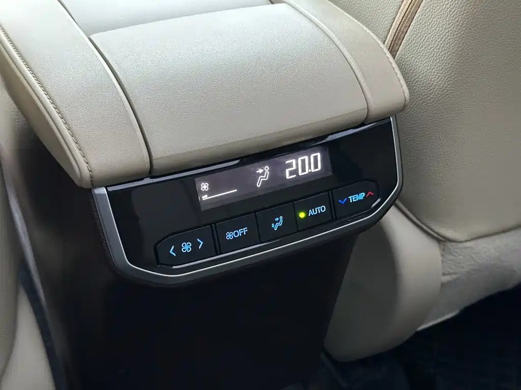 Toyota Highlander — миниатюра 20
