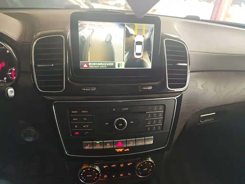 Mercedes-Benz GLE (Import) — миниатюра 13