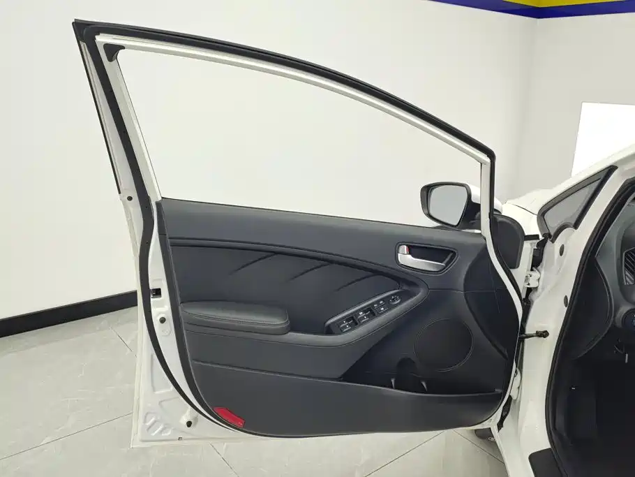 Kia K3 — миниатюра 7