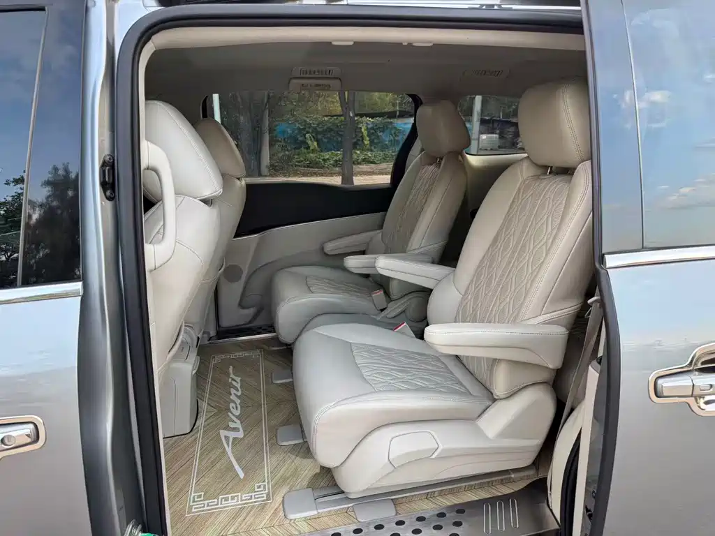 Buick GL8 — миниатюра 6