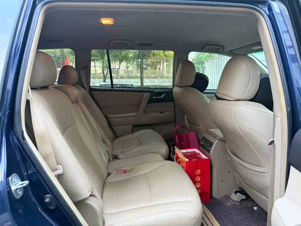 Toyota Highlander — миниатюра 8