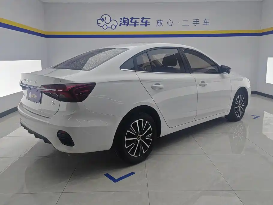 Roewe i5 — миниатюра 3