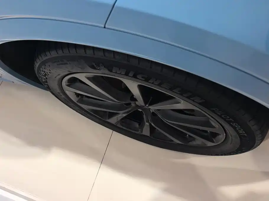Li Auto Li ONE — миниатюра 6