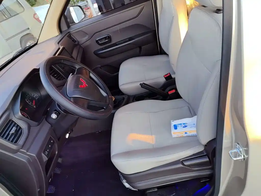 Wuling Hongguang V — миниатюра 15