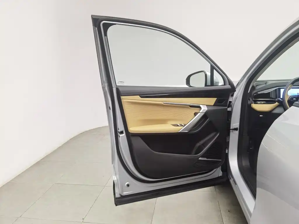 Geely Boyue L — миниатюра 8