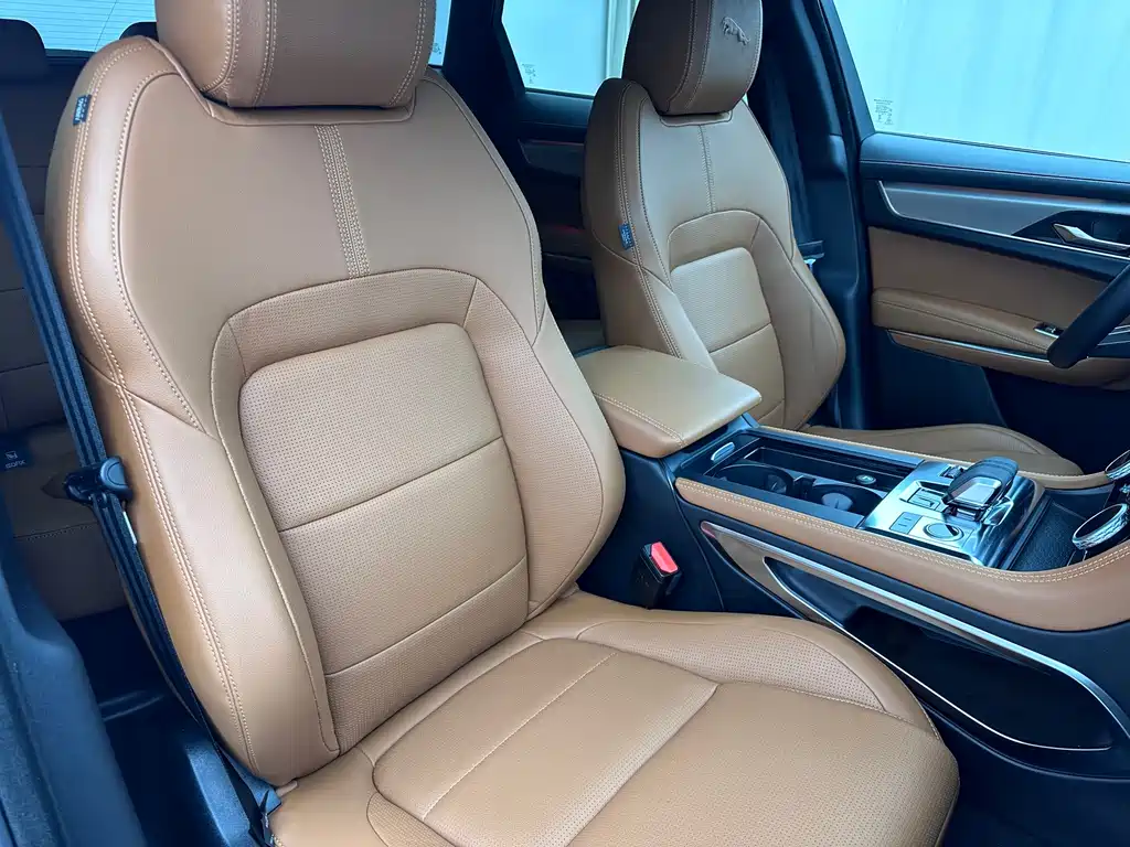 Jaguar F-PACE — миниатюра 11