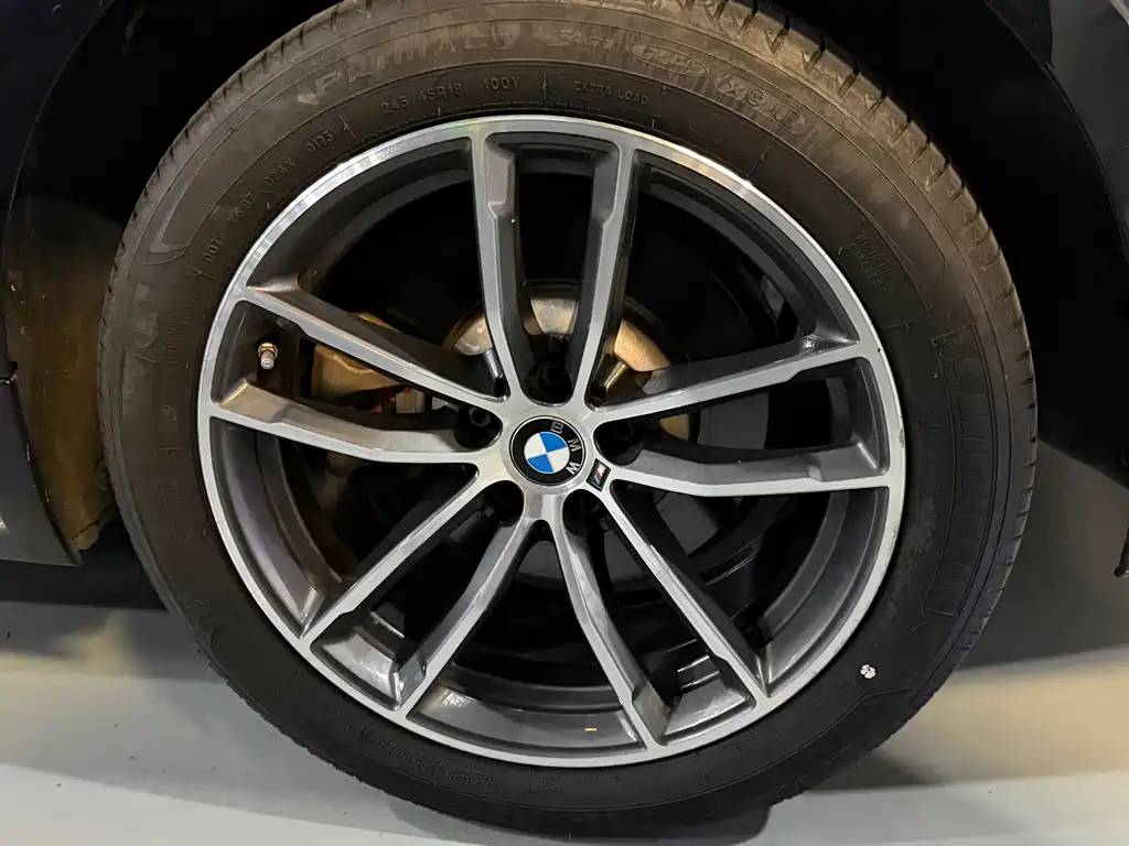 BMW 5 Series — миниатюра 11