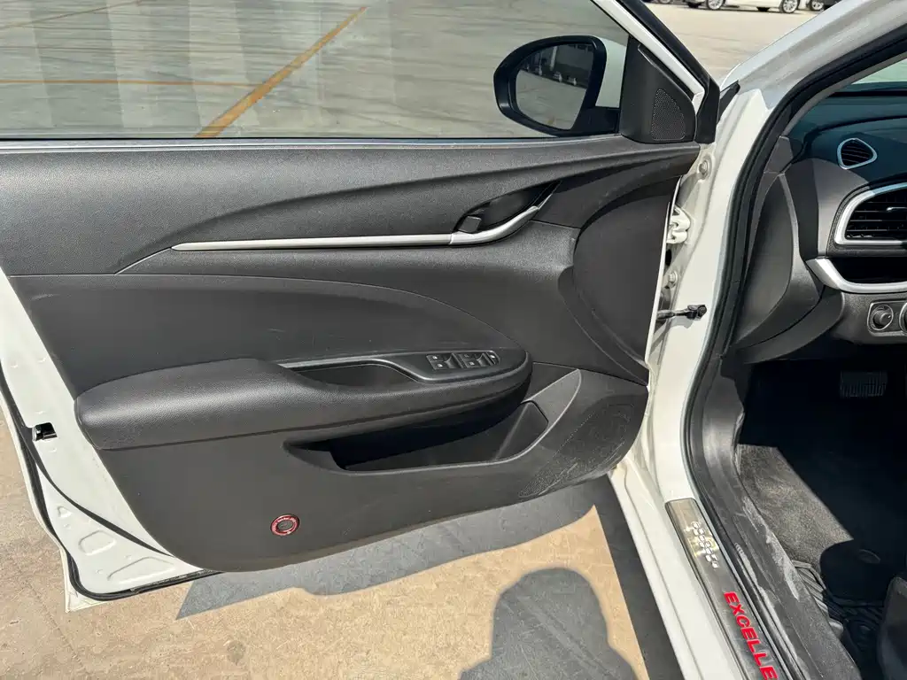 Buick Excelle — миниатюра 11