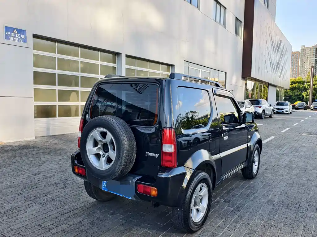 Suzuki Jimny — миниатюра 5