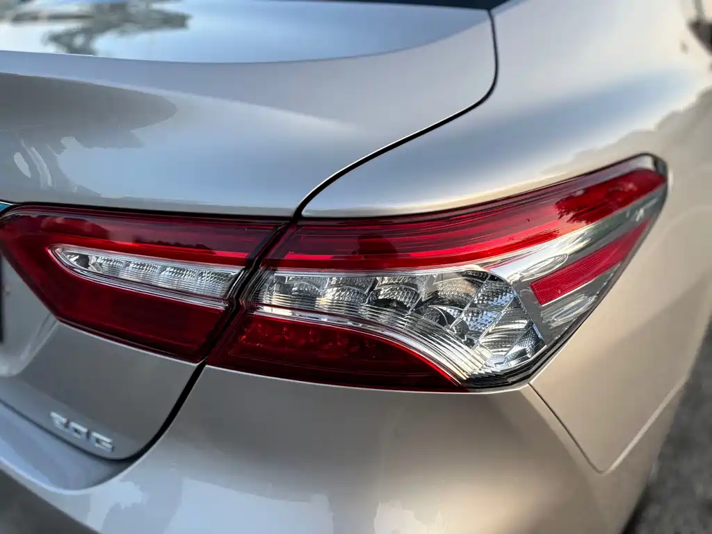 Toyota Camry — миниатюра 11