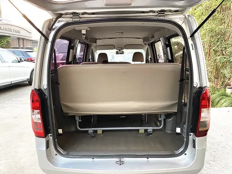 Wuling Rongguang V — миниатюра 12