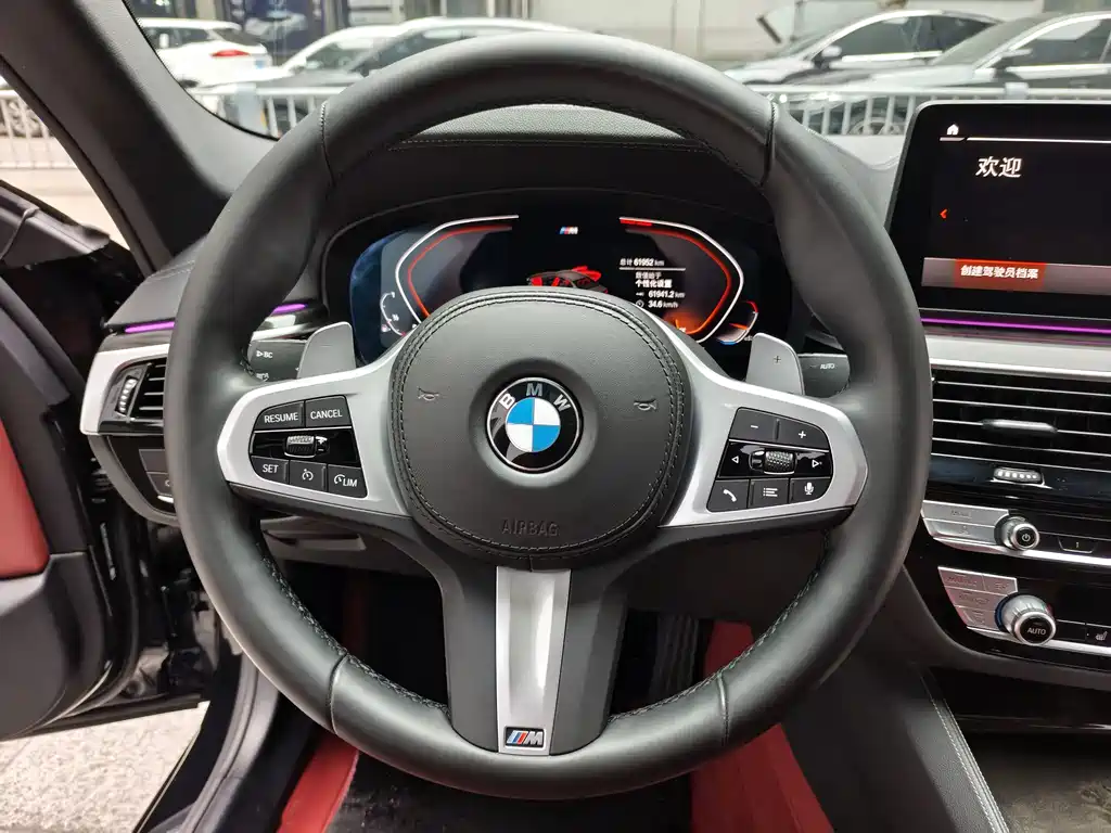 BMW 5 Series — миниатюра 13
