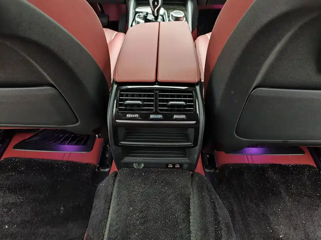 BMW 5 Series — миниатюра 15