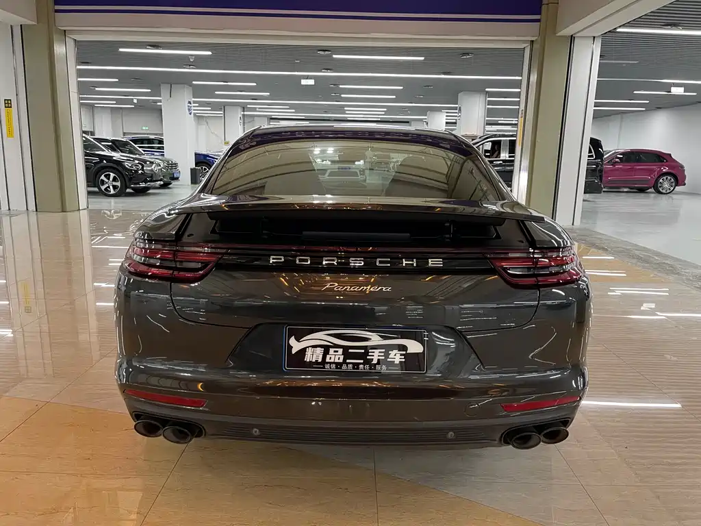 PORSCHE PANAMERA