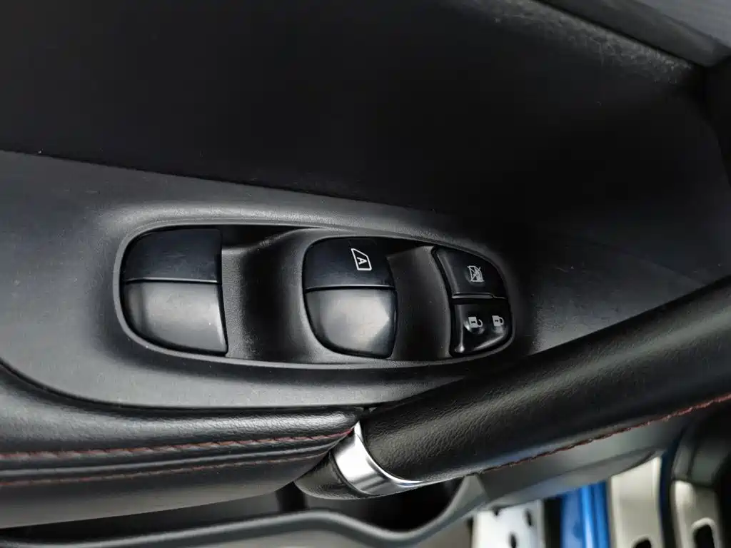 Nissan Qashqai — миниатюра 9