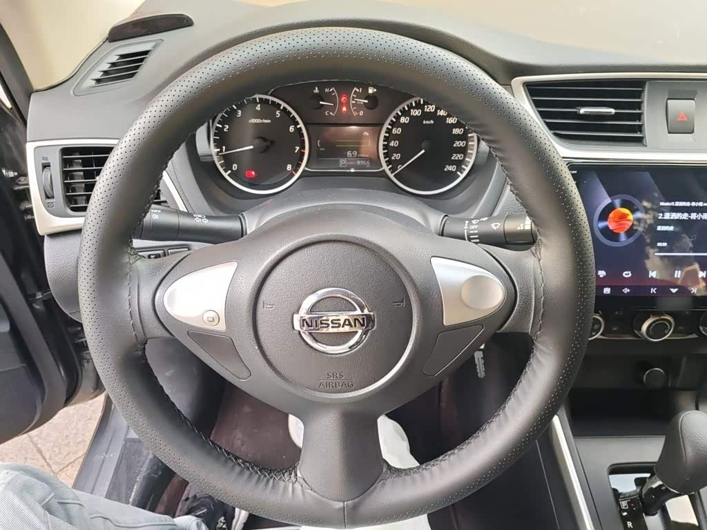 Nissan Sylphy 1.6 л 2026 г. Серебристо-серый, пробег 10000 км