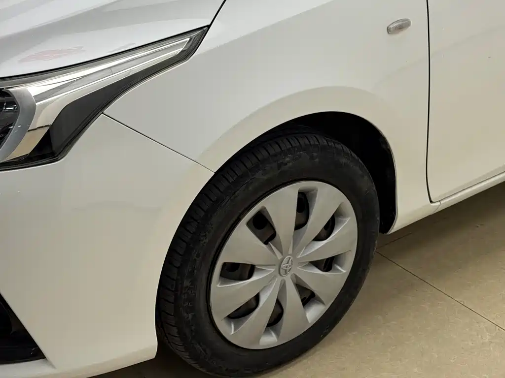 Toyota Yaris L — миниатюра 5