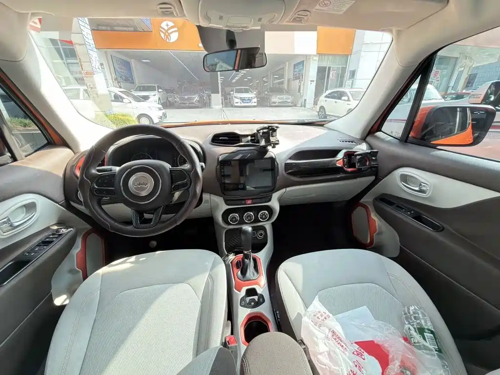 Jeep Renegade — миниатюра 6