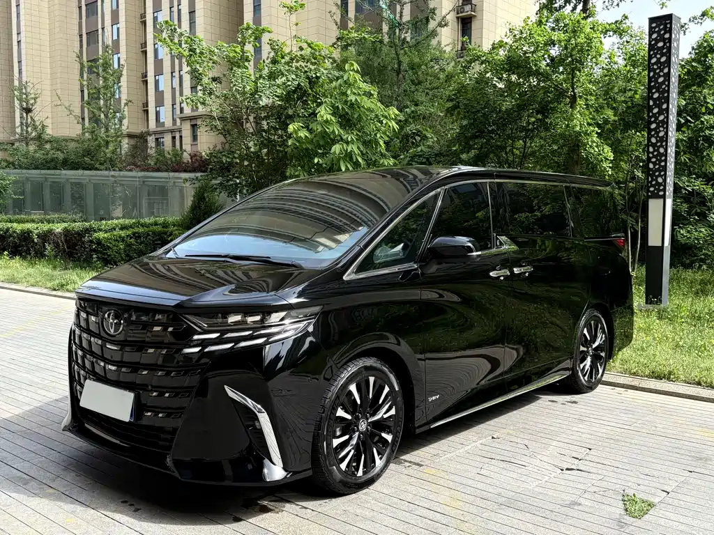 Toyota Alphard — миниатюра 3