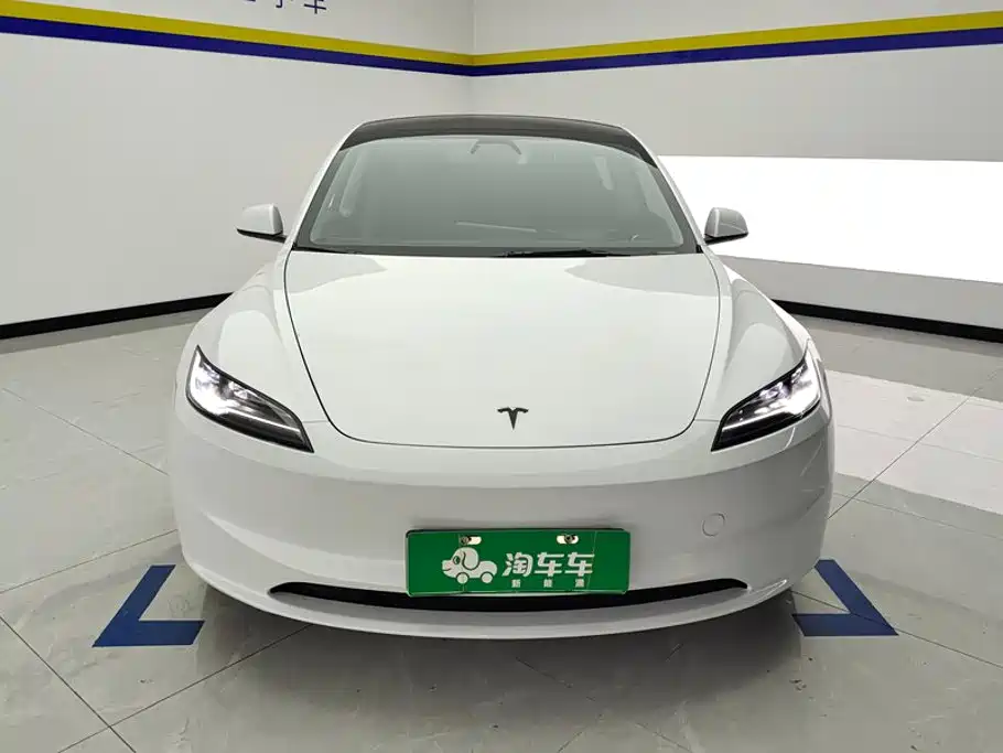 Tesla Model 3 — миниатюра 2