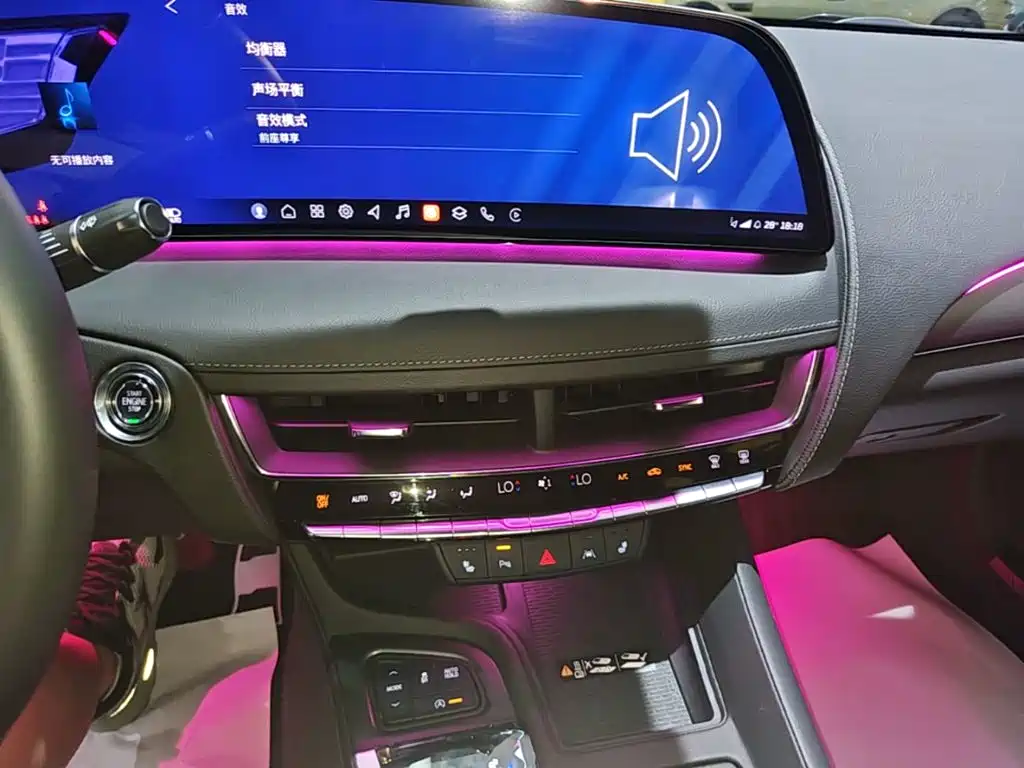 Cadillac CT5 — миниатюра 13