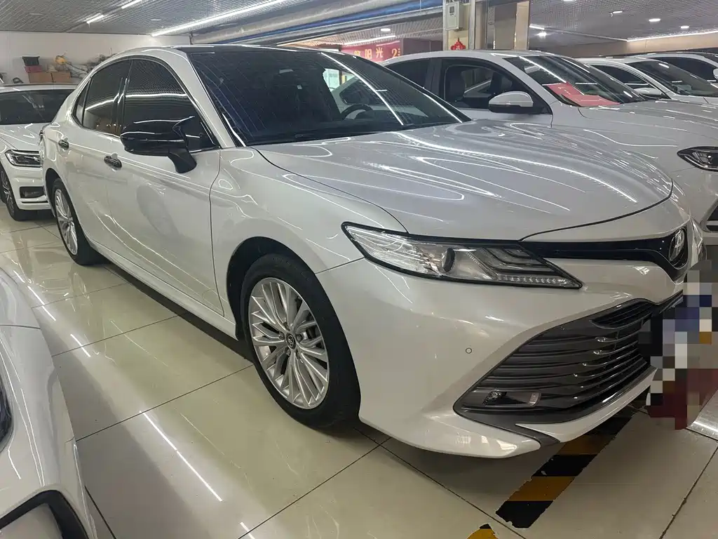 Toyota Camry — миниатюра 3