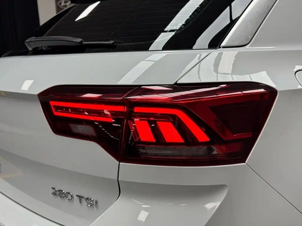 Volkswagen T-Roc — миниатюра 20