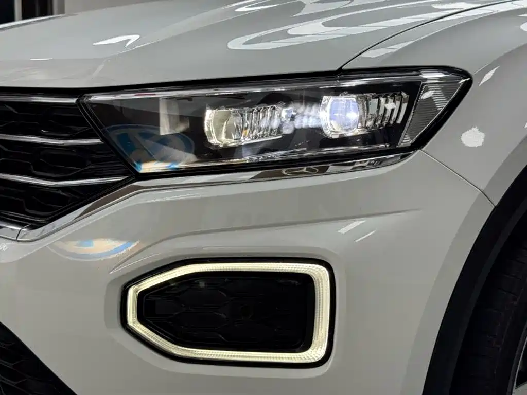 Volkswagen T-Roc — миниатюра 21