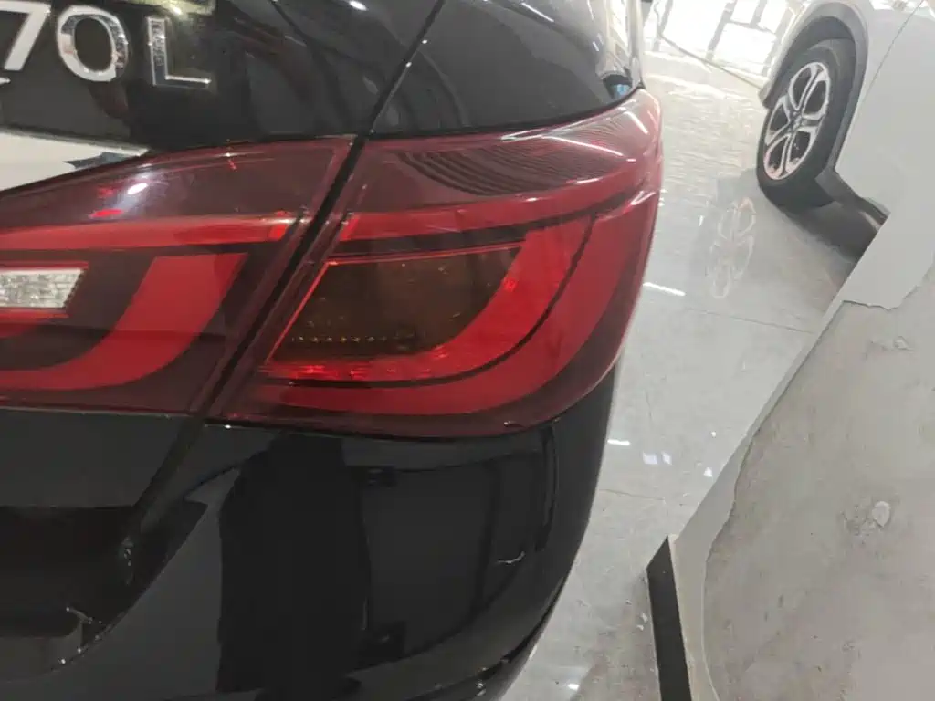 Infiniti Q70 — миниатюра 8