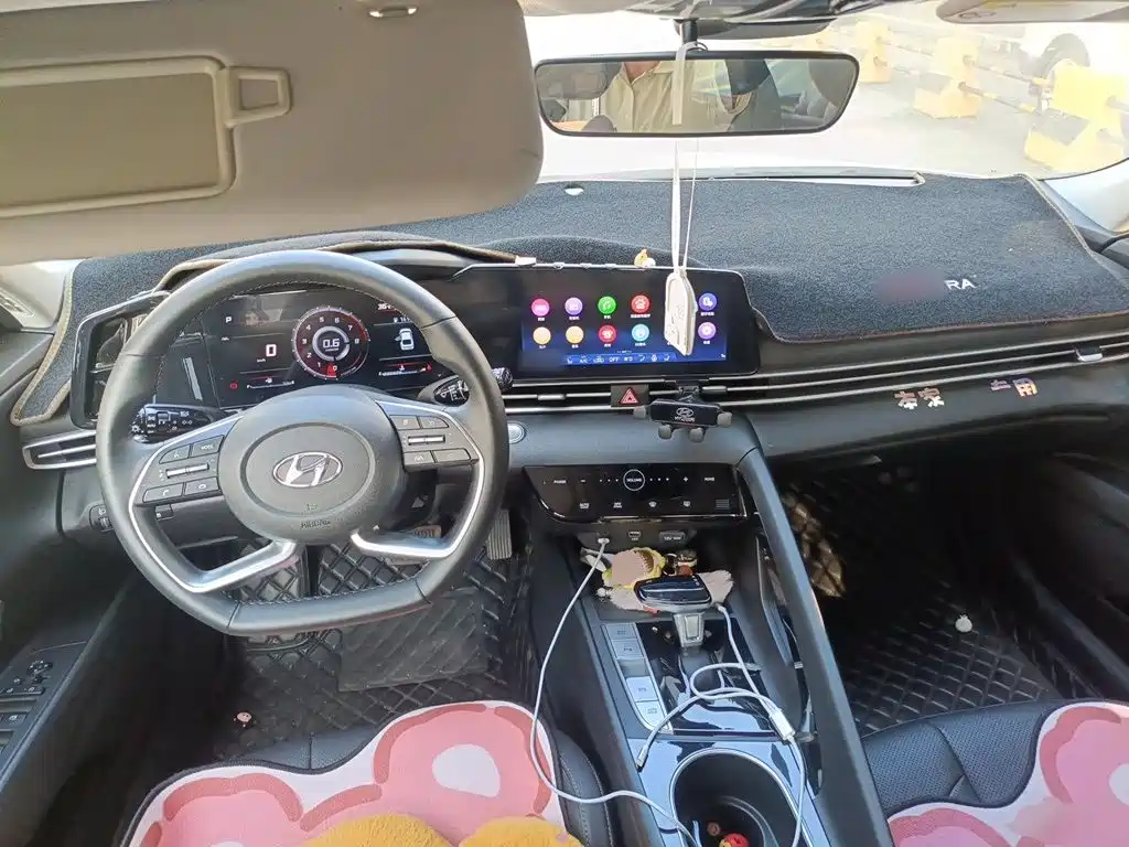 Hyundai Elantra — миниатюра 5