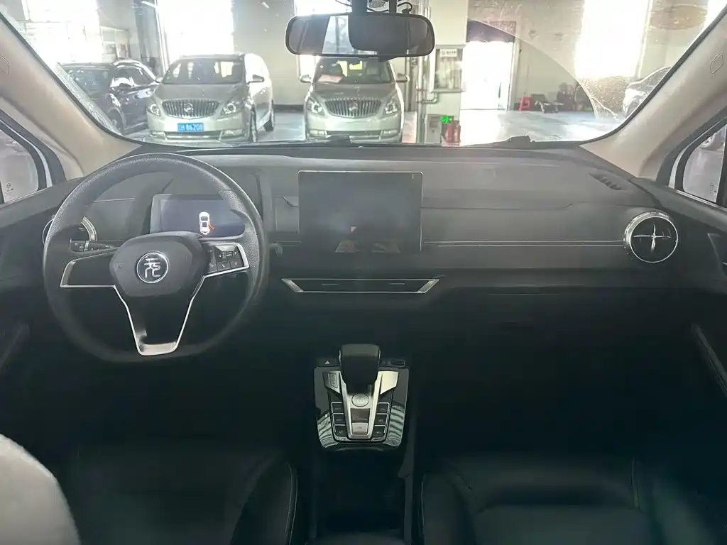 BYD Yuan EV — миниатюра 2