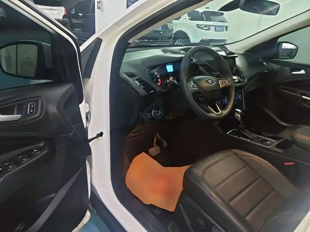 Ford Kuga — миниатюра 16