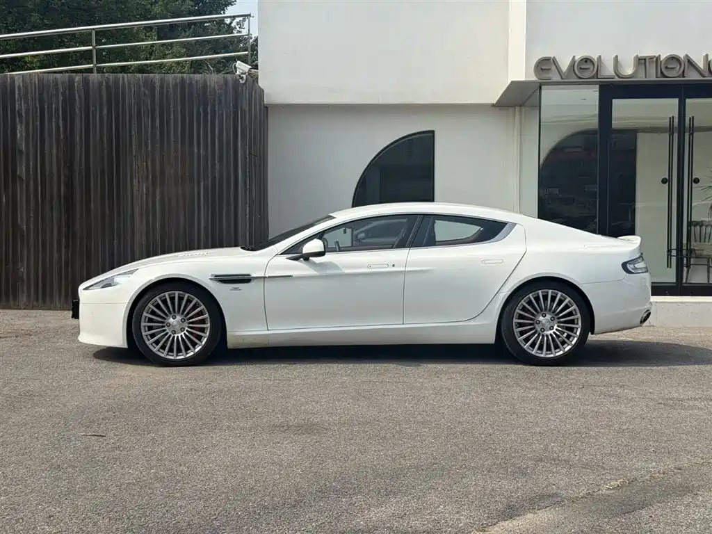 Aston Martin Rapide — миниатюра 2