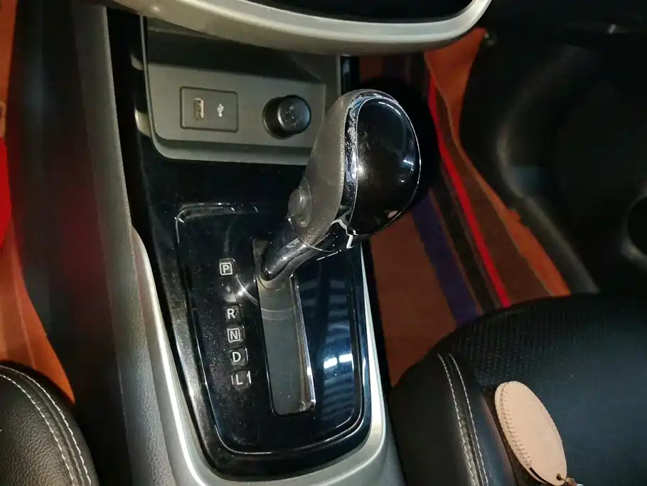 Nissan Tiida — миниатюра 16