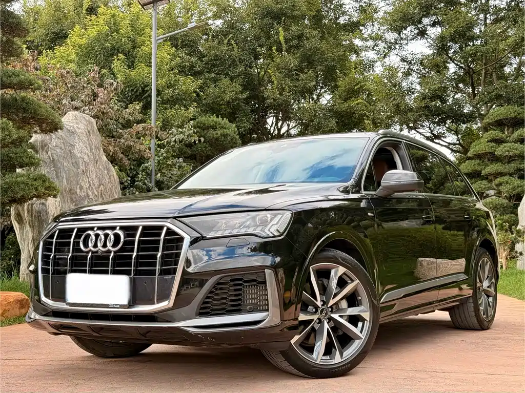 AUDI  Q7