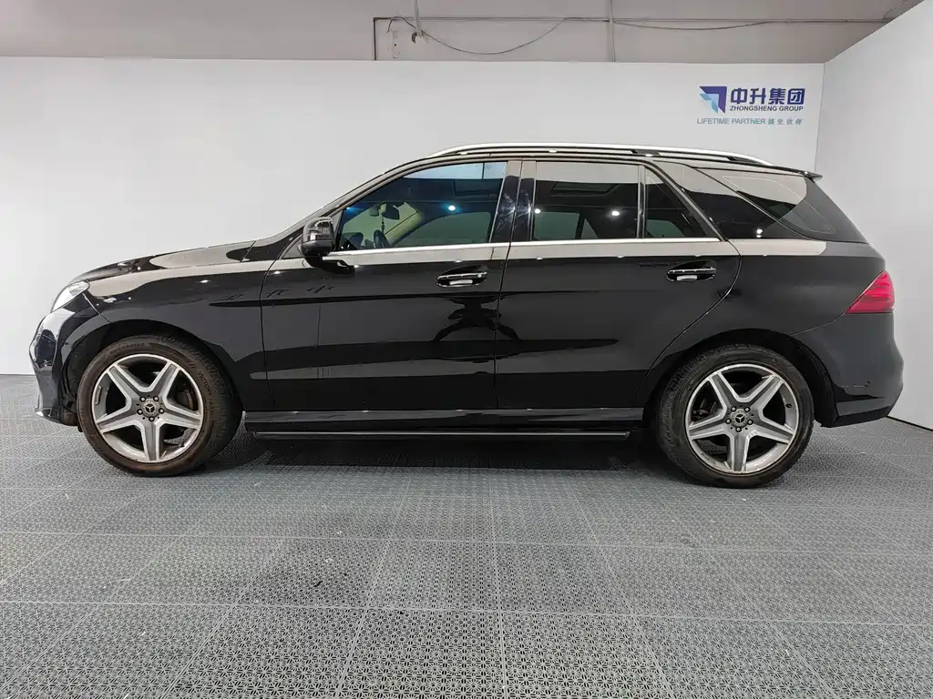 Mercedes-Benz GLE (Import) — миниатюра 7